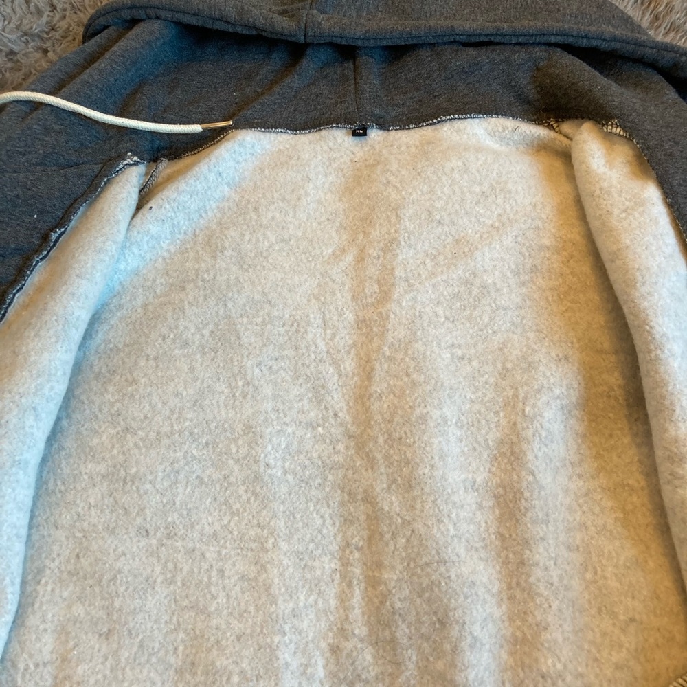 Amazon sweater - Picture 5 of 6